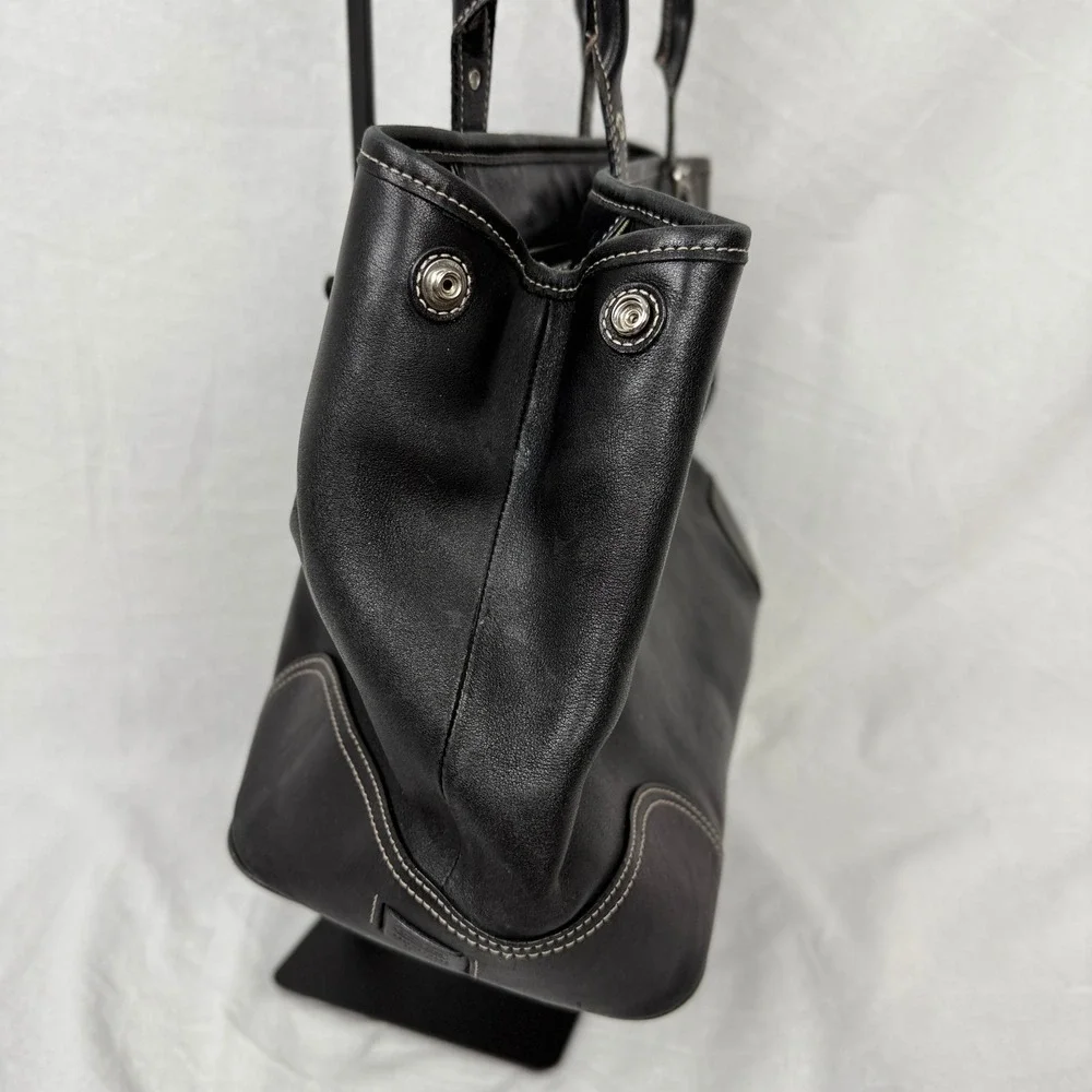 Coach Leather Purse‎ Top Handle Bag/ Purse Black Buckle